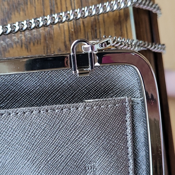 MICHAEL KORS NWT AUTHENTIC ELSIE LEATHER FLAT CROSSBODY! - Picture 6 of 8